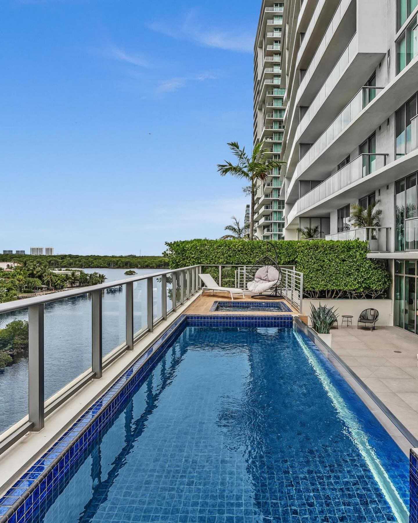 Private lap pool on the terrace of Parque Towers residence 4-502