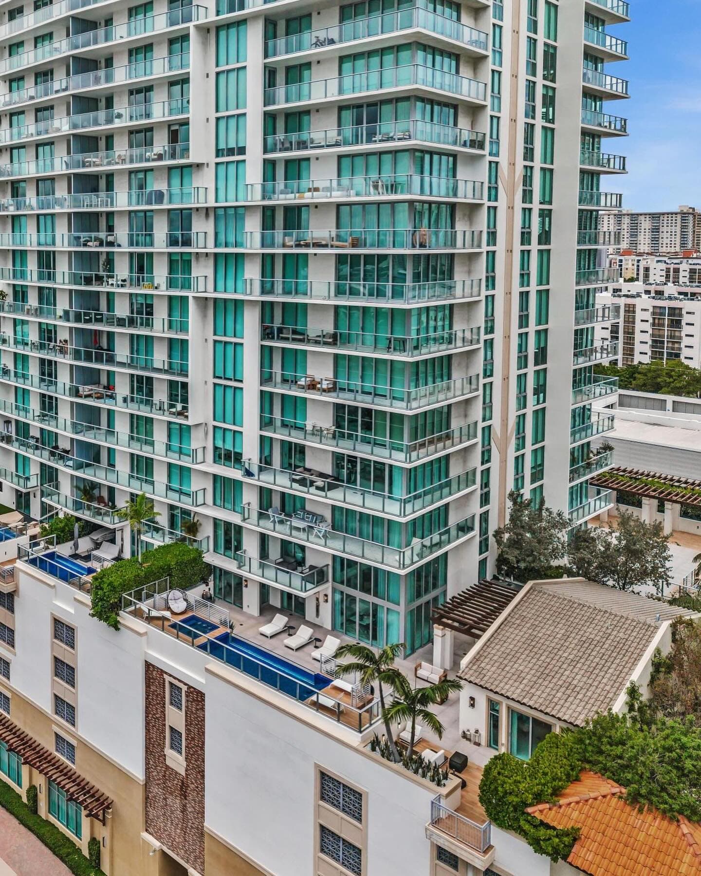 Parque Towers from above, with the terrace level and pool